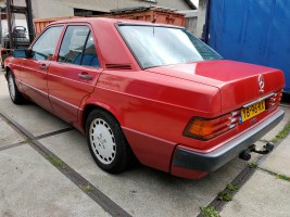 Mercedes 190 met EVO interieur (4)